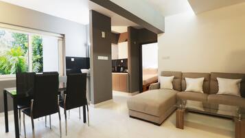 Premium bedding, pillowtop beds, in-room safe, individually furnished