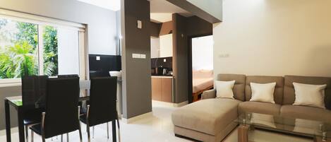 Ropa de cama de alta calidad y colchones con acolchado adicional