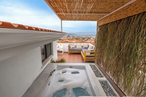 Cati Kati Jakuzili Oda | Minibar, free WiFi, bed sheets - Ajlan Oia (Ayvalik)