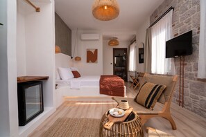 Minibar, wifi gratis y ropa de cama