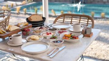 Petit déjeuner composé de spécialités régionales compris tous les jours