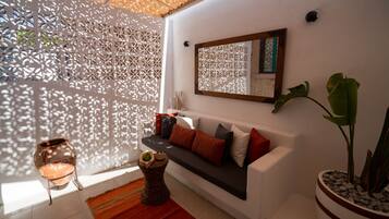 Ozel Bahceli Standart Oda | Living area | 42-inch LCD TV with satellite channels, TV