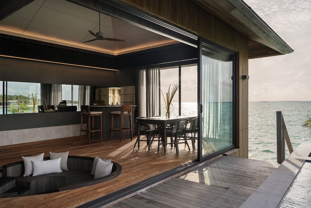 Madifushi Private Island- Free return Seaplane Transfers for min 5 nights stay until 19th Dec - Bild 4