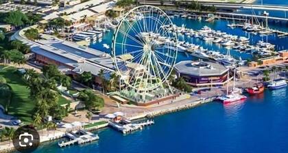 Beautiful apartment close to the airport, the beach and recreation sites.