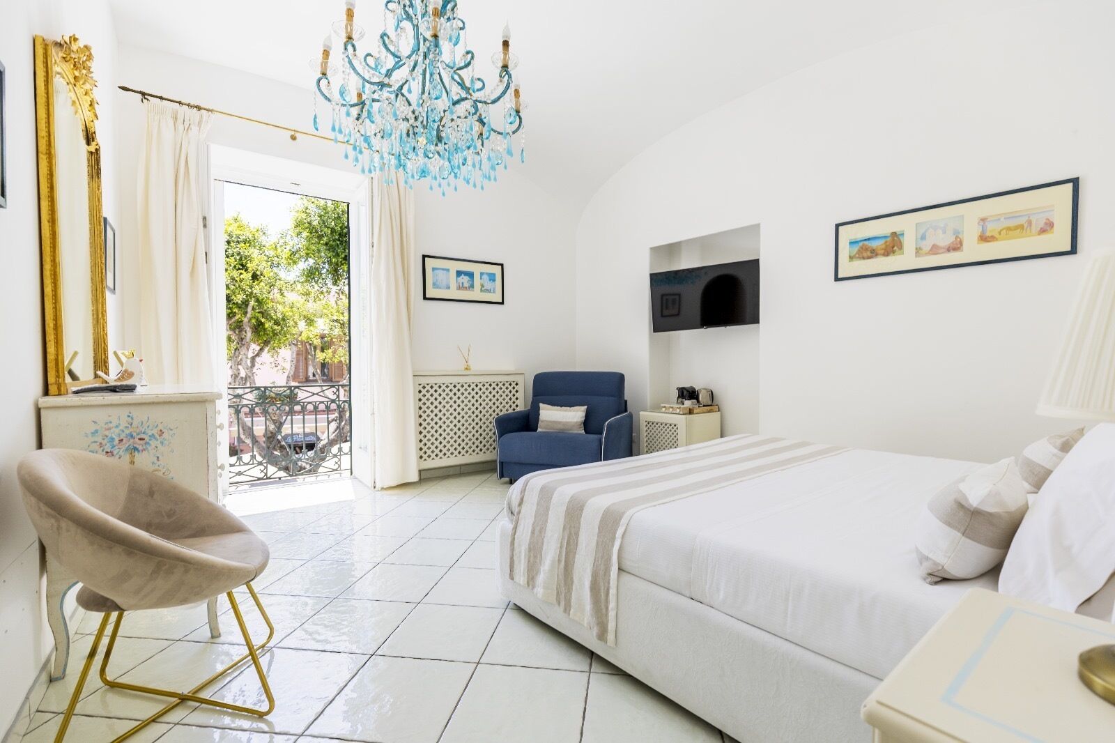 Photo - Queen Suite - Luxury Rooms