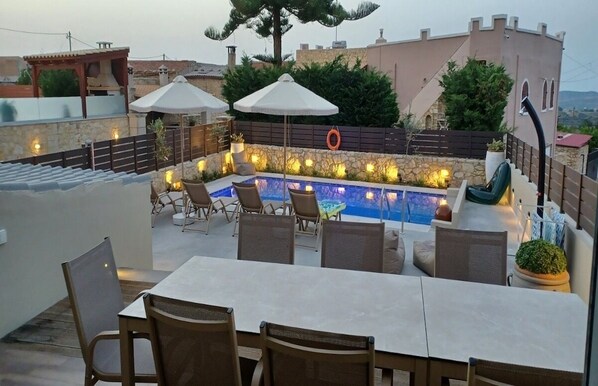 Outdoor pool, sun loungers