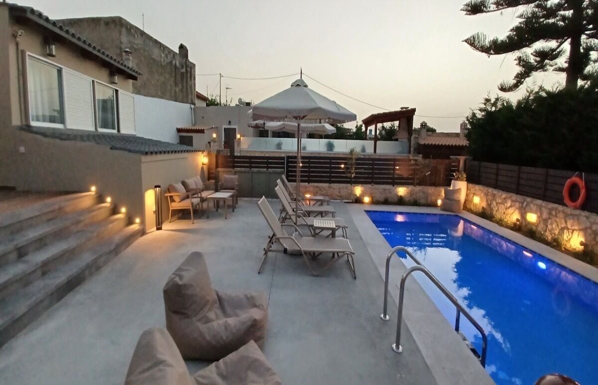 Outdoor pool, pool loungers