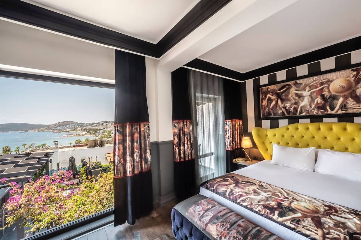 Chambre Panoramique, 1 très grand lit | Literie de qualité supérieure, bureau, Wi-Fi gratuit