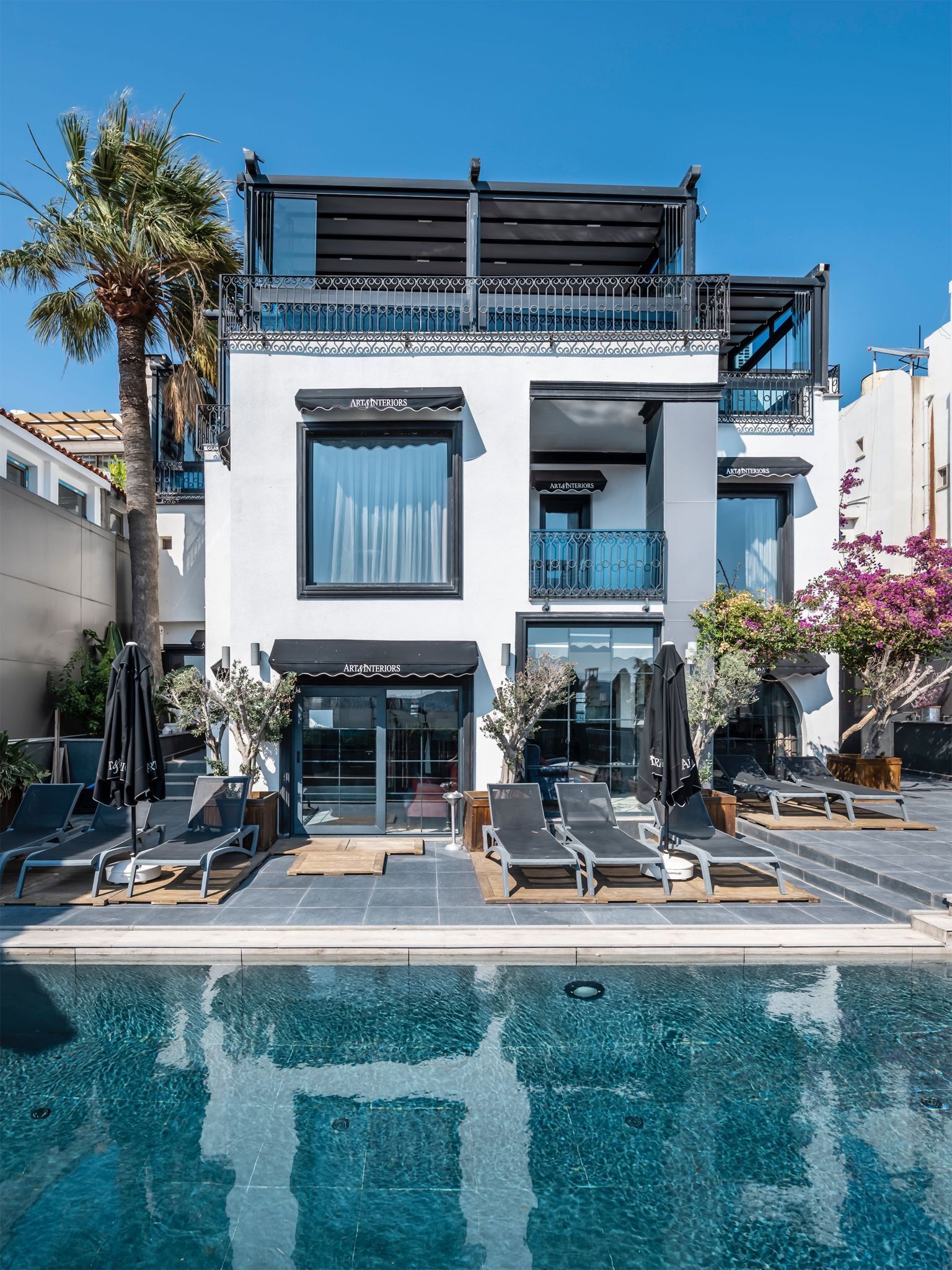 Een seizoensgebonden buitenzwembad