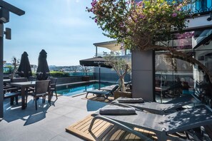 Seasonal outdoor pool