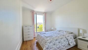 1 chambre, fer et planche à repasser, lit parapluie, Wi-Fi gratuit