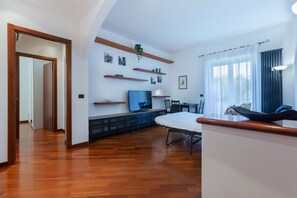 Interior - GuestHost - Comfortable 80 sqm apartment that can accommodate up to 7 people located on the third floor of a building without a lift.The property is located in the center of Ferrara just outside the eastern walls, a few steps from Corso della Giovecca.Th (Ferrara)