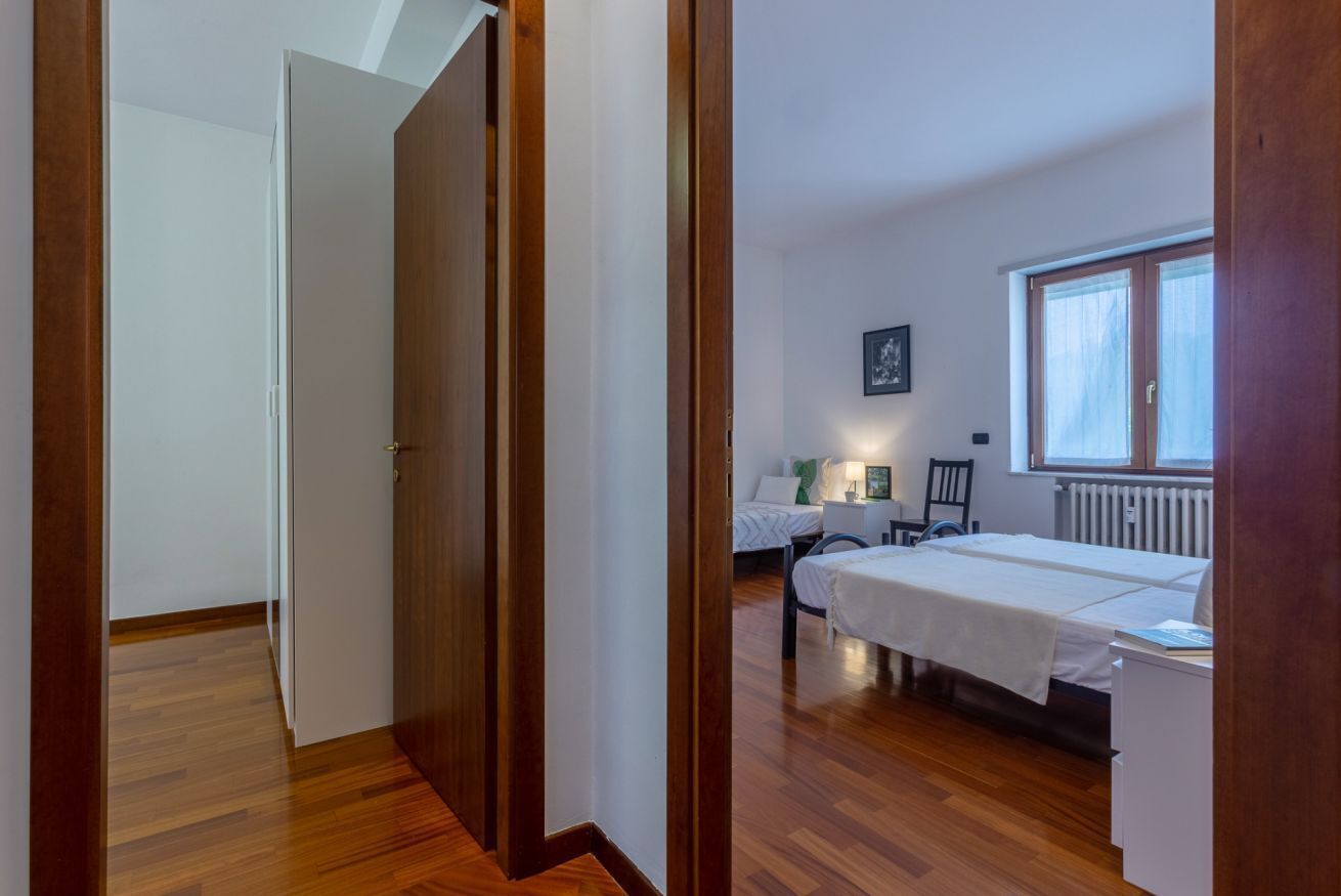 2 dormitorios, tabla de planchar con plancha, wifi y ropa de cama