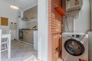 Interior - GuestHost - Comfortable 80 sqm apartment that can accommodate up to 7 people located on the third floor of a building without a lift.The property is located in the center of Ferrara just outside the eastern walls, a few steps from Corso della Giovecca.Th (Ferrara)