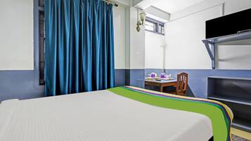 Economy Single Room | Desk, iron/ironing board, bed sheets