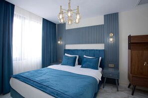 In-room safe, desk, laptop workspace, iron/ironing board - Princely Suites (Istanbul)