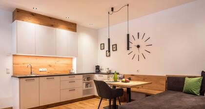 Luislhof Farm - Holiday Apartment Herbae with Mountain View, Terrace & Wi-Fi