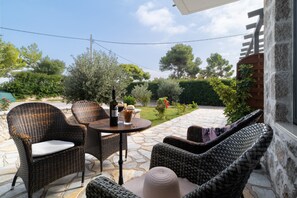 屋外ダイニングエリア