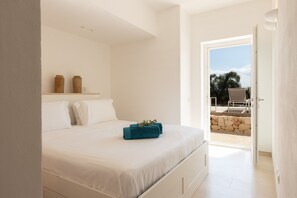 4 bedrooms, iron/ironing board, free WiFi, bed sheets - Holiday Home 'Villa PanItria' with Pool, Garden & Wi-Fi (Ostuni)