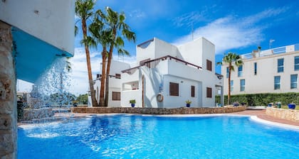 Ferienwohnung La Perla de Cala d'Or 3 mit Gemeinschaftspool, Garten und WLAN
