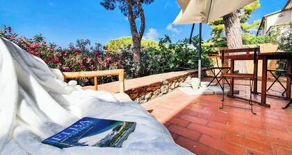 Pet-Friendly Apartment 'Trilocale La Pineta' with Garden & Wi-Fi