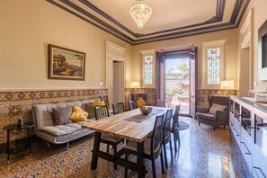 Interior - Holiday Home Casa Palma 12 with Terrace, Balcony & Wi-Fi (Vilafranca del Penedes)