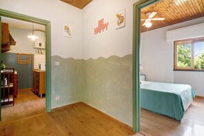 2 Schlafzimmer, Bügeleisen/Bügelbrett