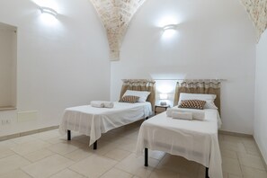 Spa - Holiday Home Casa Maestra with Terrace & Wi-Fi (Ceglie Messapica)