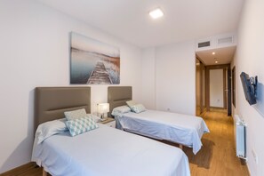3 habitaciones, tabla de planchar con plancha y wifi gratis 