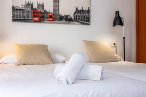 2 habitaciones, tabla de planchar con plancha y wifi gratis 