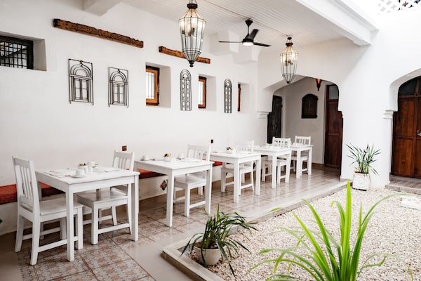 Déjeuner anglais gratuit tous les jours