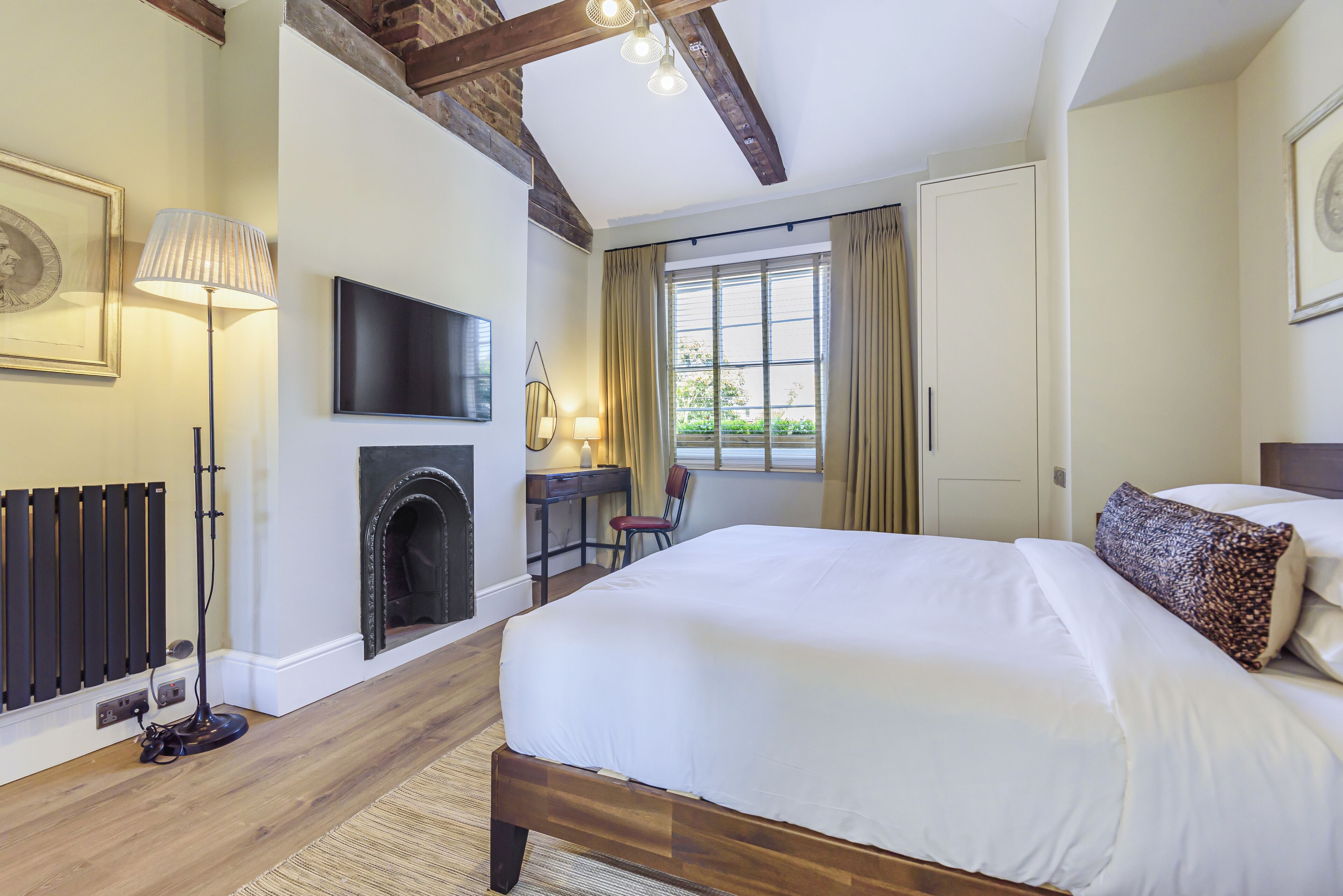 1 dormitorio, caja fuerte, escritorio