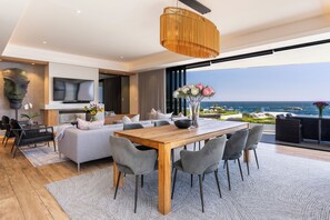 Dining - Little Beach Villa-200m from the beach, best views (Cape Town)