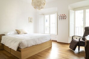 3 Schlafzimmer, Schreibtisch, Bügeleisen/Bügelbrett, kostenloses WLAN