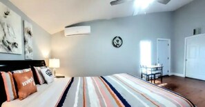 1 bedroom, free WiFi, bed sheets - #11 The Paradise  in-law Suite by Joyful Moments (Tampa)