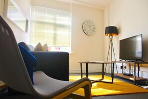 아파트, 침대(여러 개) | 거실