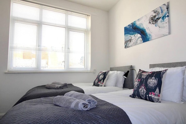 Apartment, Multiple Beds