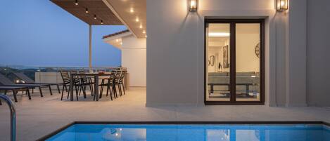 Outdoor pool, a heated pool