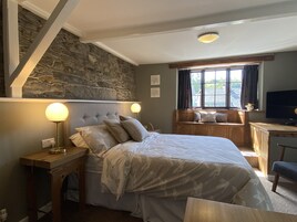 Deluxe Double Room, Ensuite, Garden View