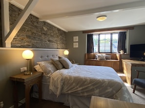 Deluxe Double Room, Ensuite, Garden View