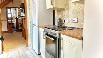 Rumah, Beberapa Tempat Tidur | Dapur pribadi | Lemari es, microwave, oven, dan kompor