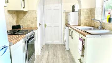 Nhà, nhiều giường | Bếp riêng | Tủ lạnh, lò vi sóng, lò nướng, bếp nấu