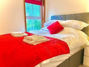 House, Multiple Beds - Stunning 3-bed House in Bedford, Quiet Location (Bedford)