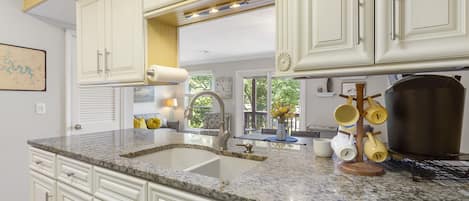 Apartment, 1Â King-Bett, Whirlpool | Eigene KĂŒche | KĂŒhlschrank, Mikrowelle, Ofen, Herdplatte