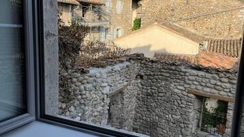 Pemandangan kota dari properti