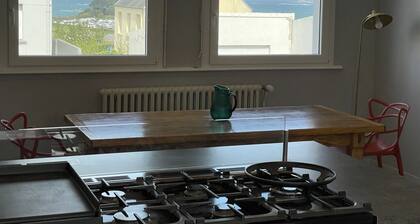 VACATION HOME WITH SEA VIEW, JACUZZI, CLOSE TO BEACHES