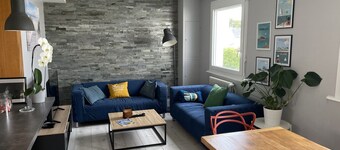 VACATION HOME WITH SEA VIEW, JACUZZI, CLOSE TO BEACHES