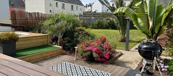 VACATION HOME WITH SEA VIEW, JACUZZI, CLOSE TO BEACHES