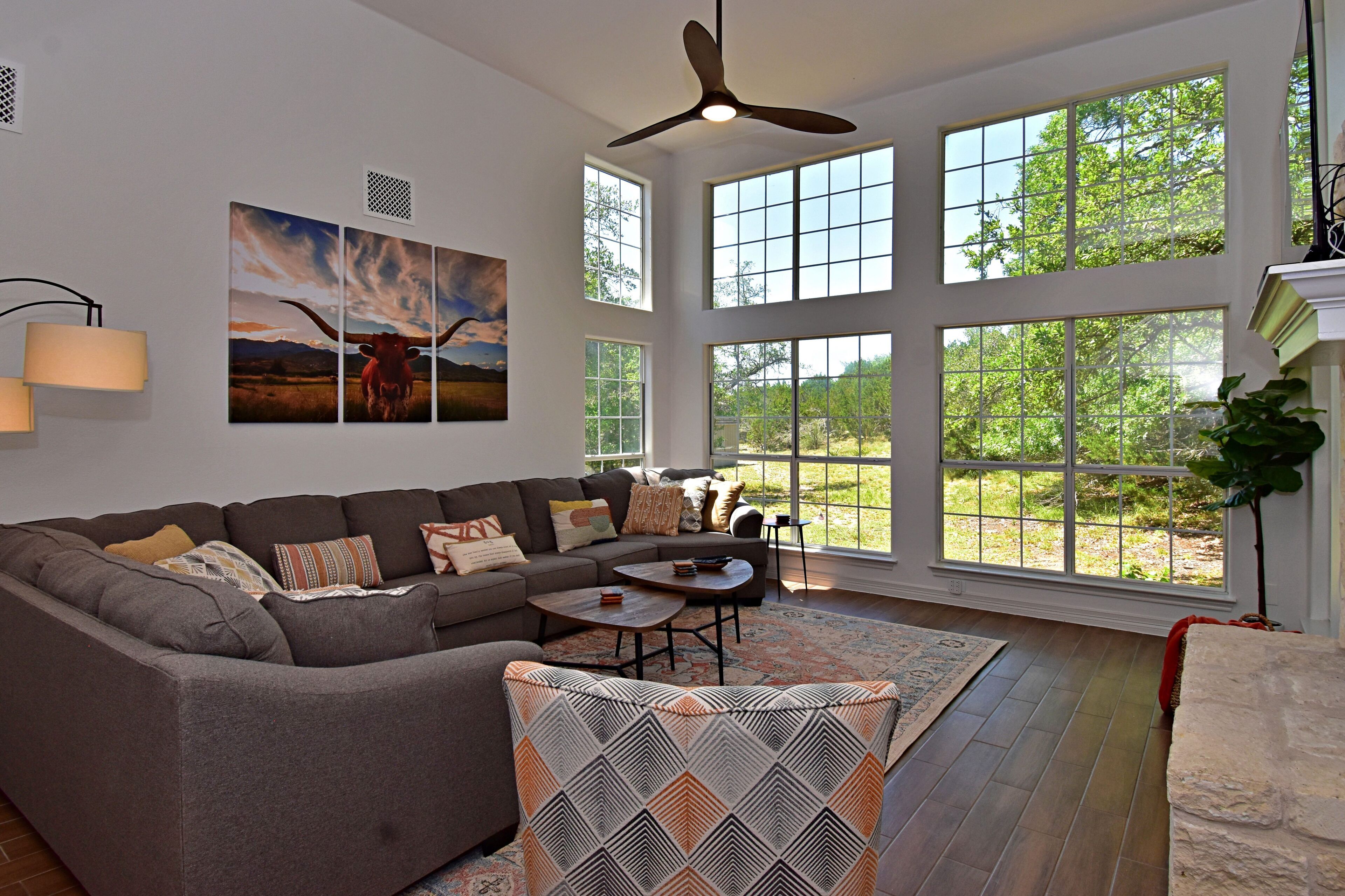 Maison, plusieurs lits, cuisine, vue jardin | Salle de séjour | Télévision