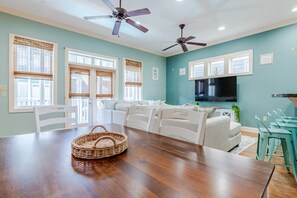 電冰箱、微波爐、烤箱、爐台